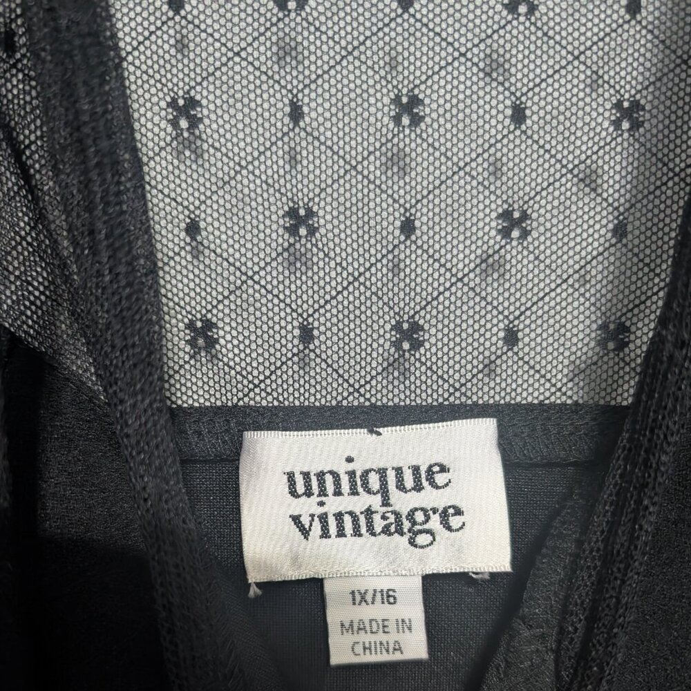 Unique Vintage Sweetheart neck button down - Picture 3 of 3